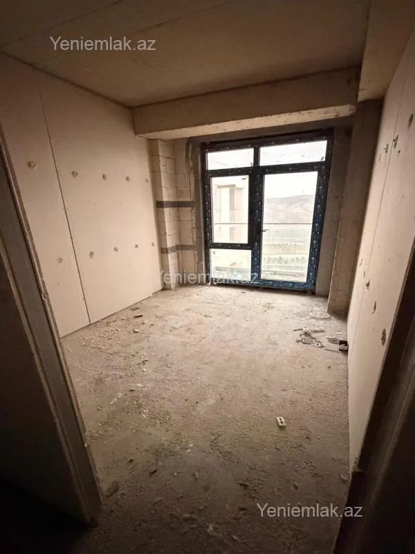 Satılır 3 otaqlı yeni tikili 82 m²