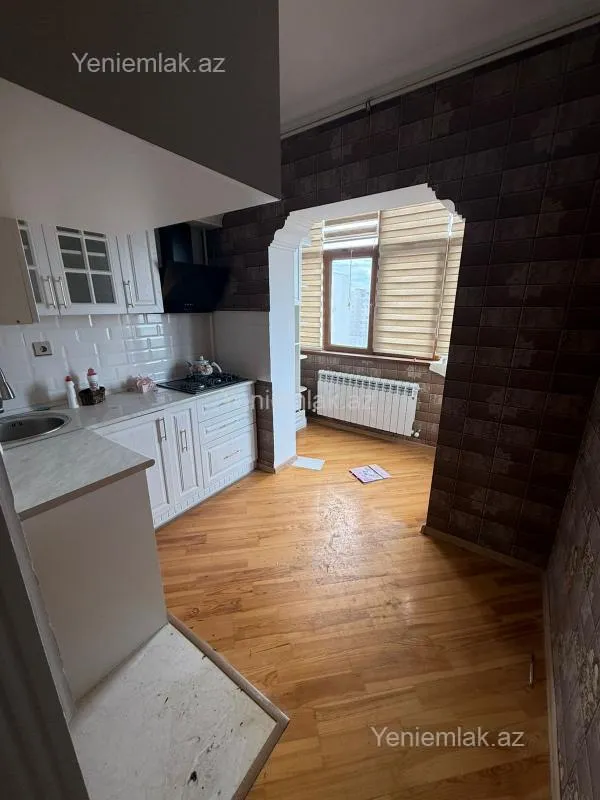 Satılır 2 otaqlı köhnə tikili 60 m²