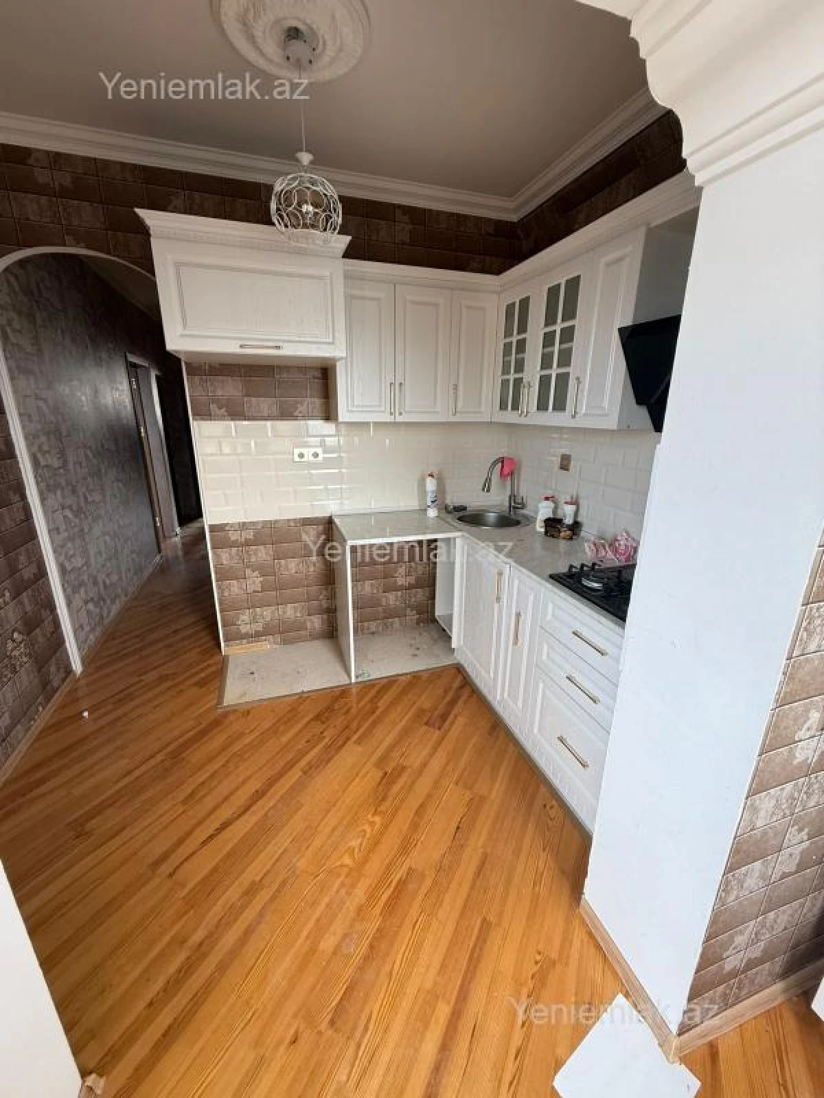 Satılır 2 otaqlı köhnə tikili 60 m²