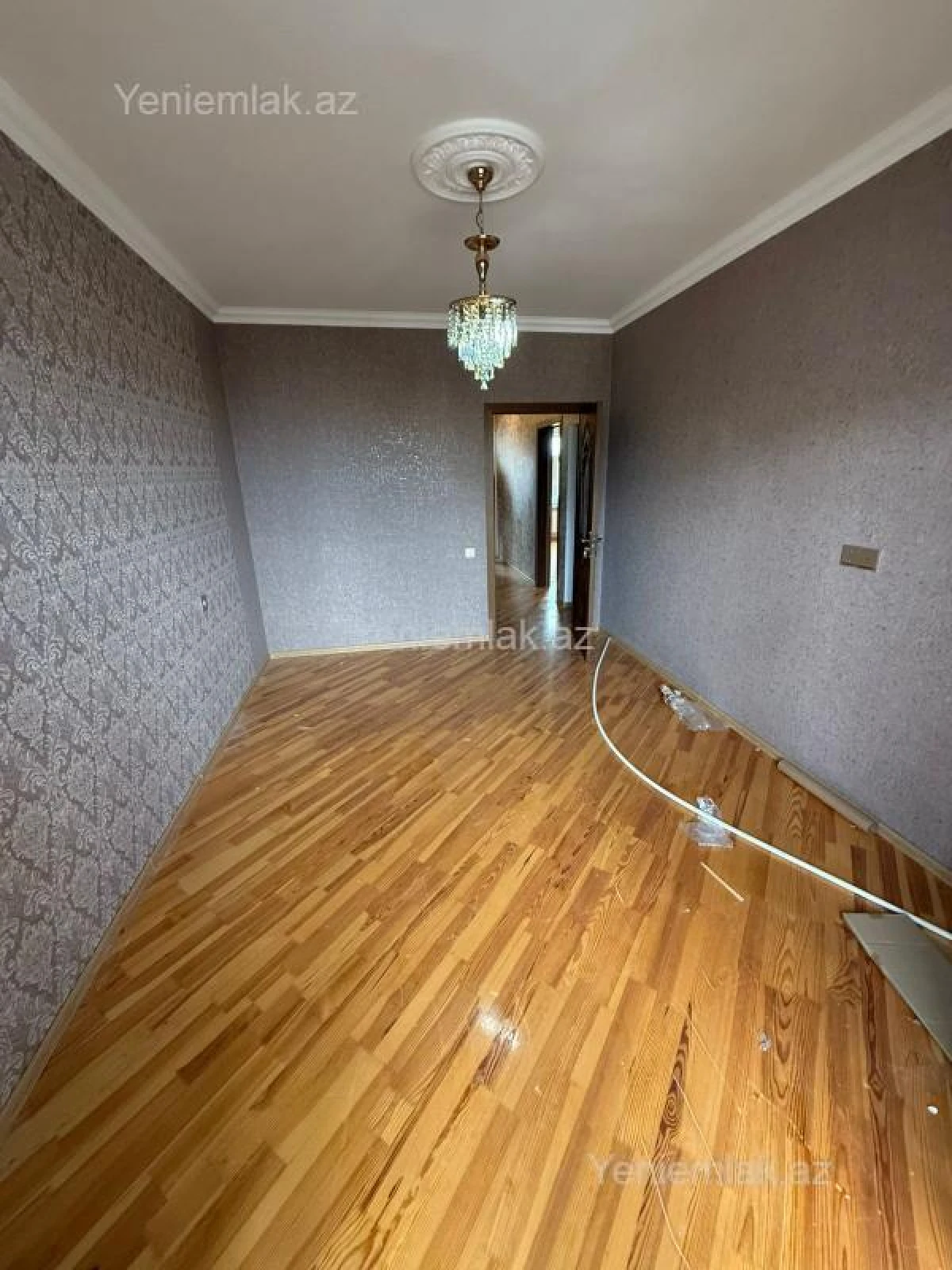 Satılır 2 otaqlı köhnə tikili 60 m²