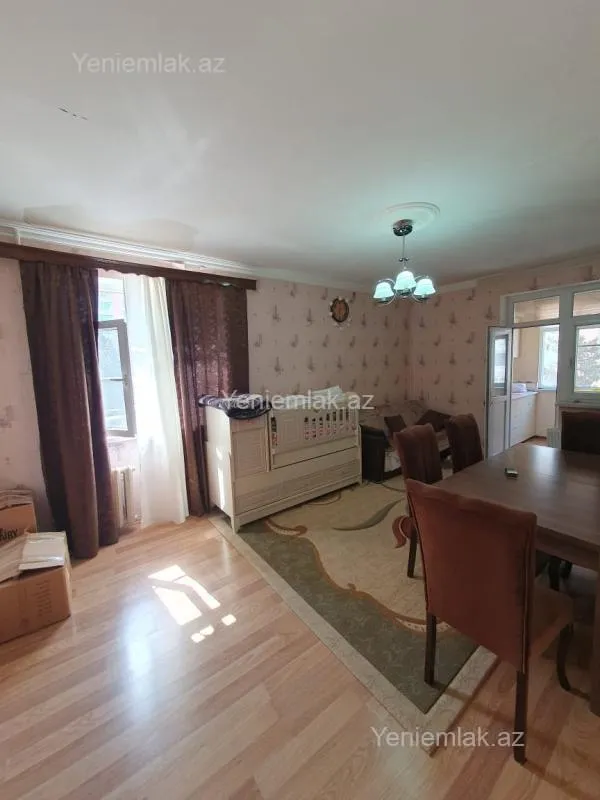 Satılır 2 otaqlı köhnə tikili 40 m²