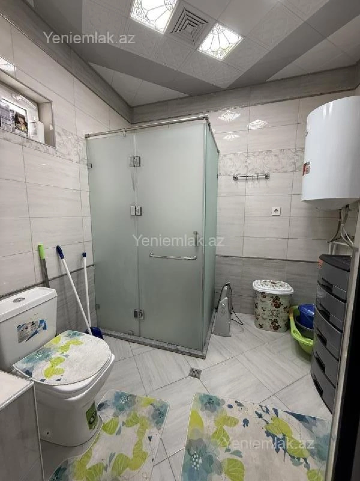 Satılır 9 otaqlı həyət evi 200 m²