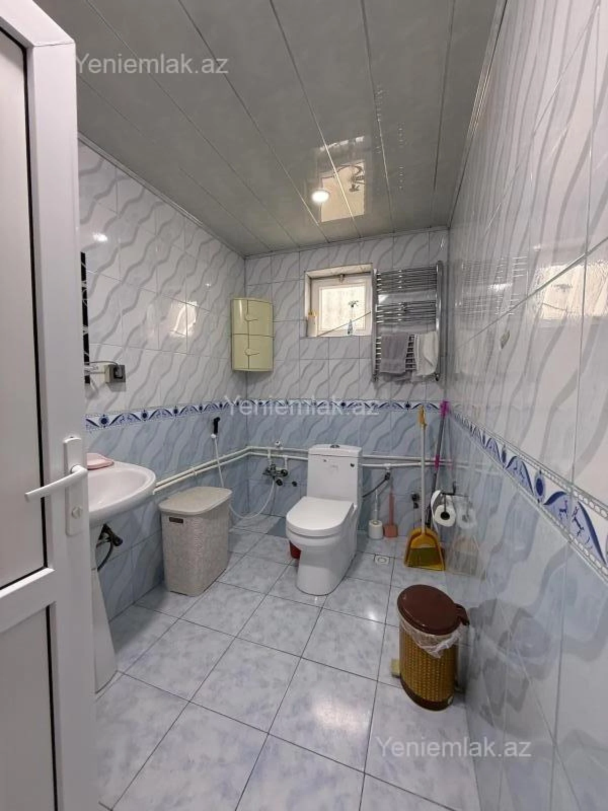 Satılır 9 otaqlı həyət evi 200 m²