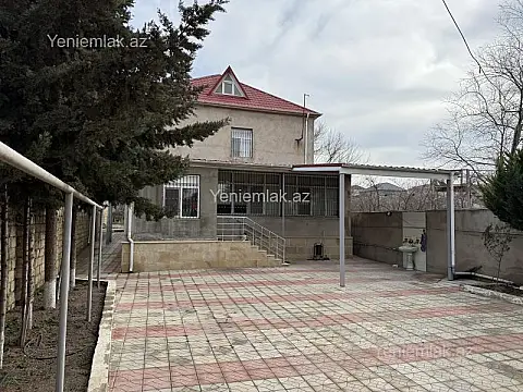 Satılır 9 otaqlı həyət evi 200 m²