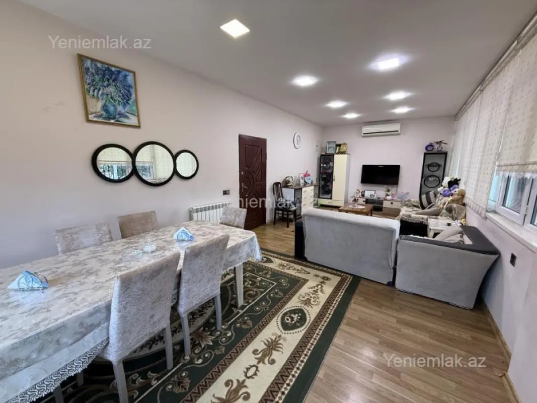 Satılır 9 otaqlı həyət evi 200 m²