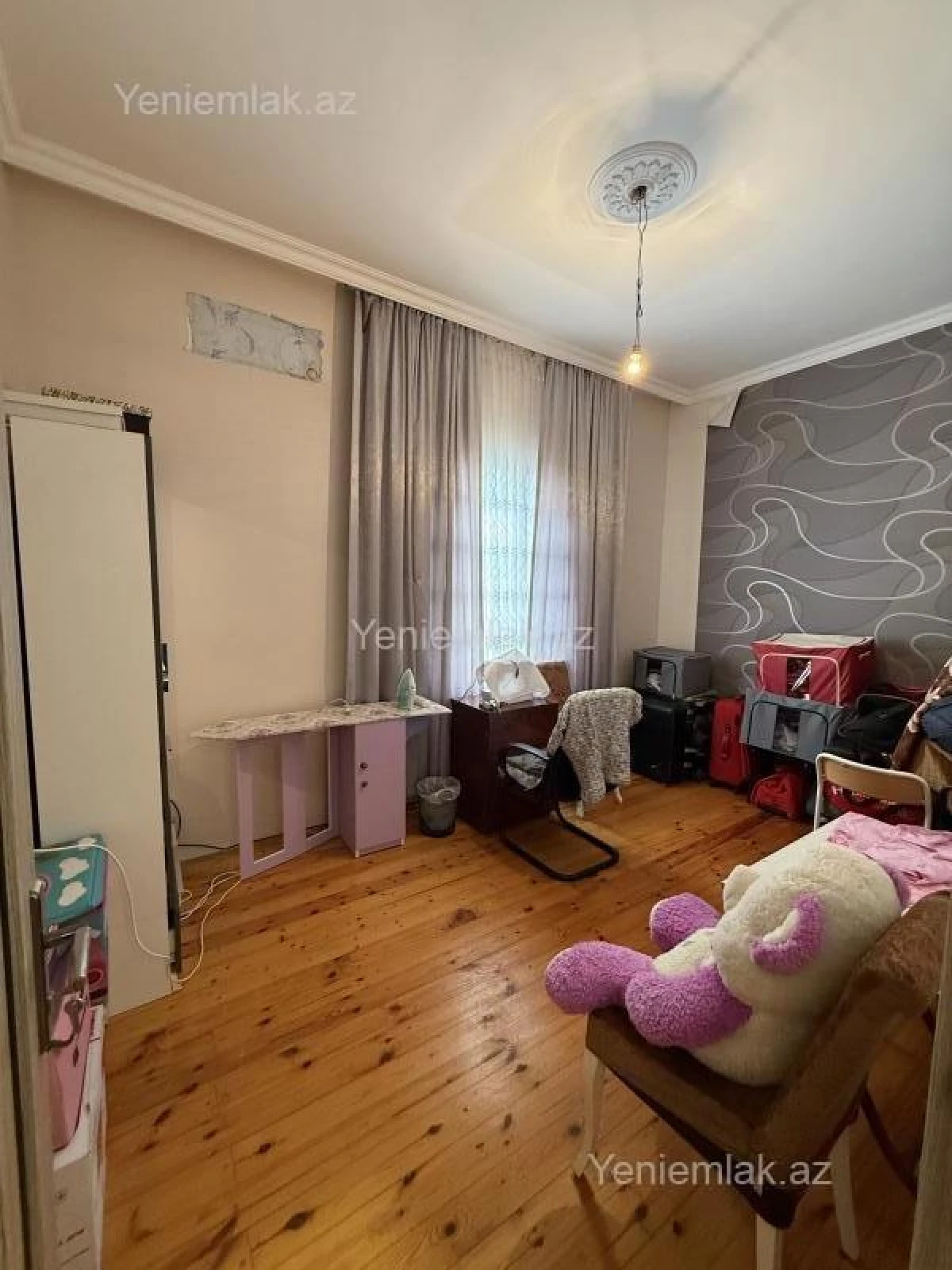 Satılır 9 otaqlı həyət evi 200 m²