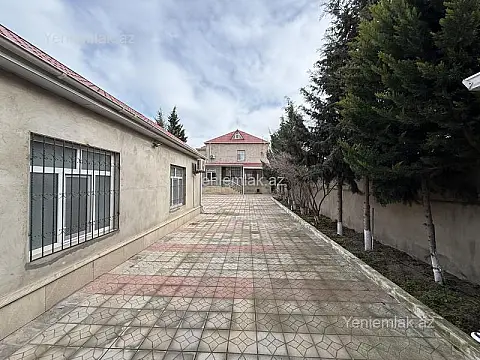 Satılır 9 otaqlı həyət evi 200 m²