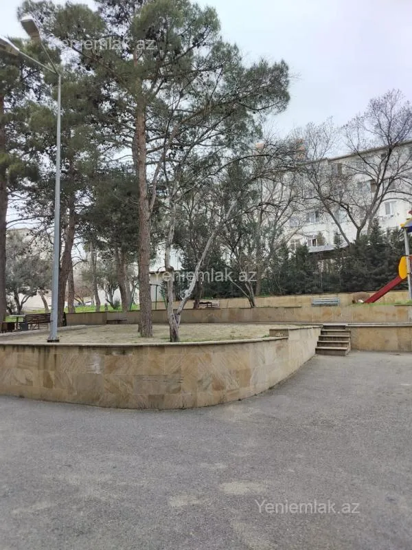 Kirayə verilir 2 otaqlı köhnə tikili 43 m²