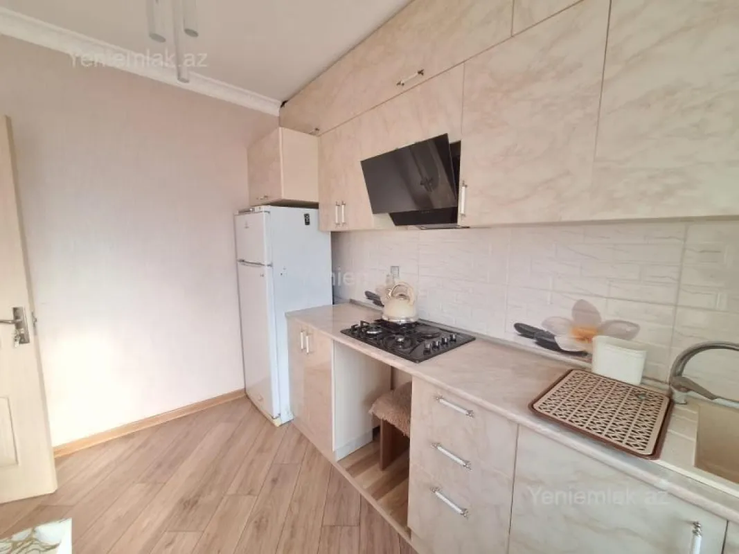 Satılır 3 otaqlı köhnə tikili 70 m²
