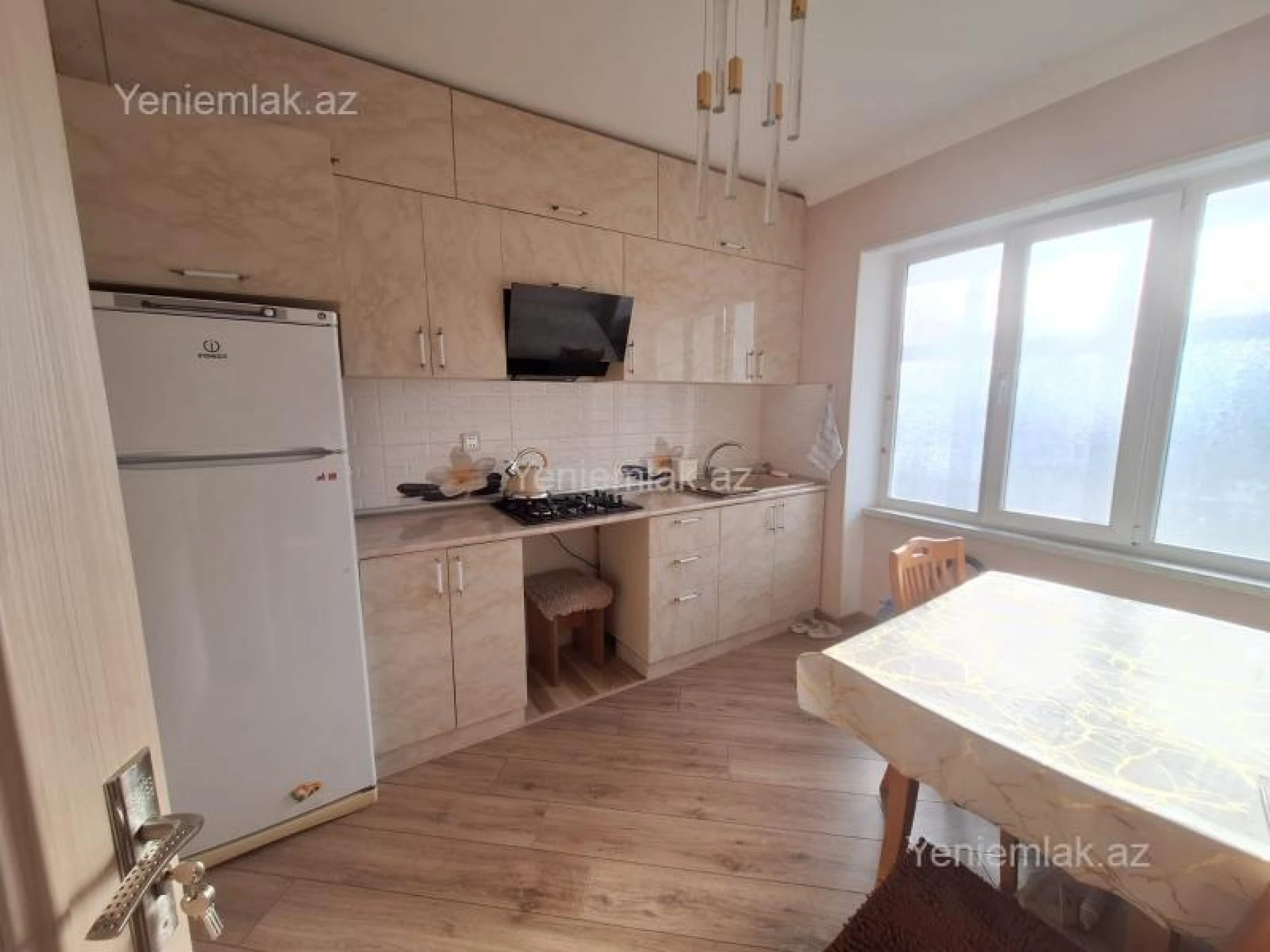 Satılır 3 otaqlı köhnə tikili 70 m²