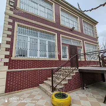 Satılır 5 otaqlı həyət evi 365 m²