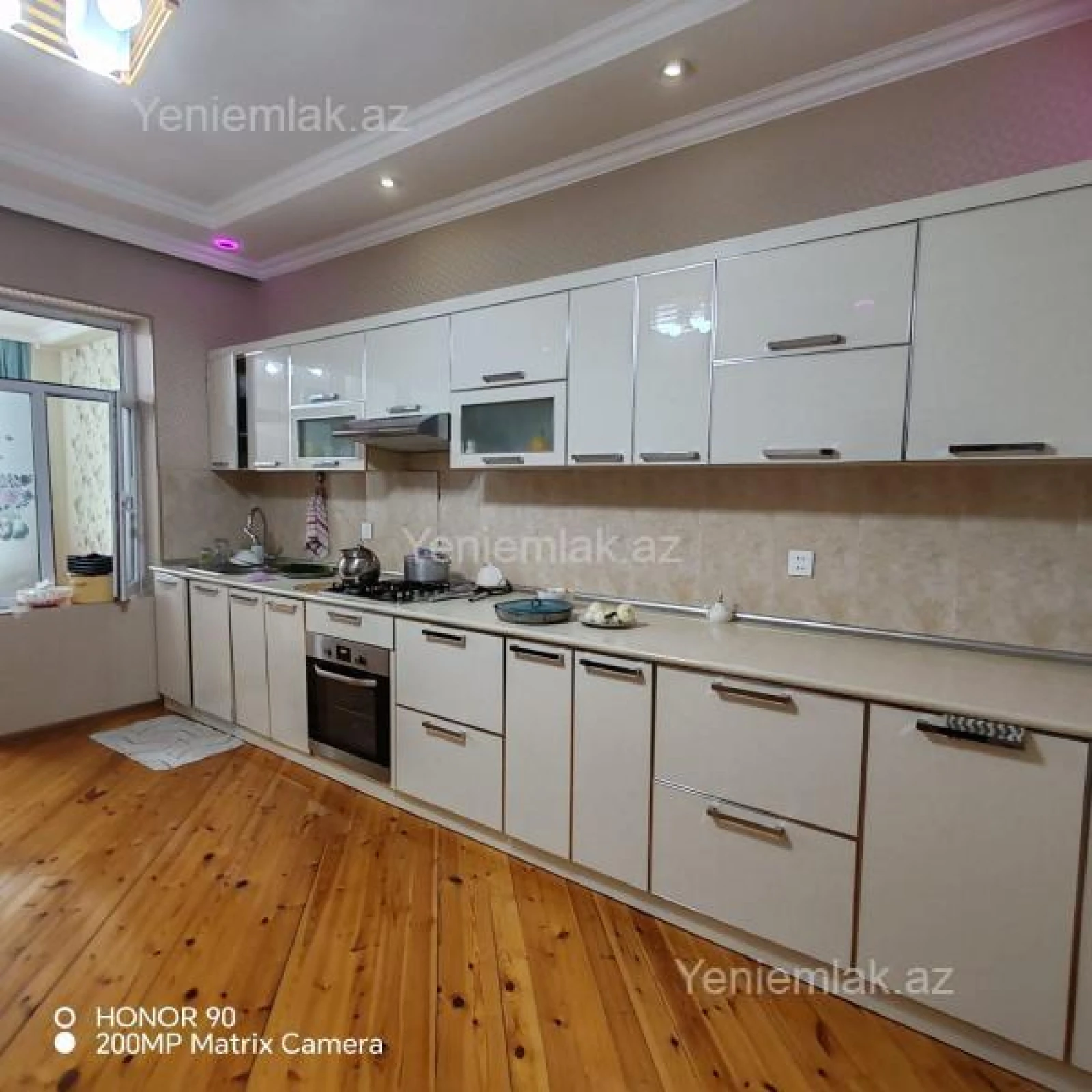 Satılır 5 otaqlı həyət evi 365 m²