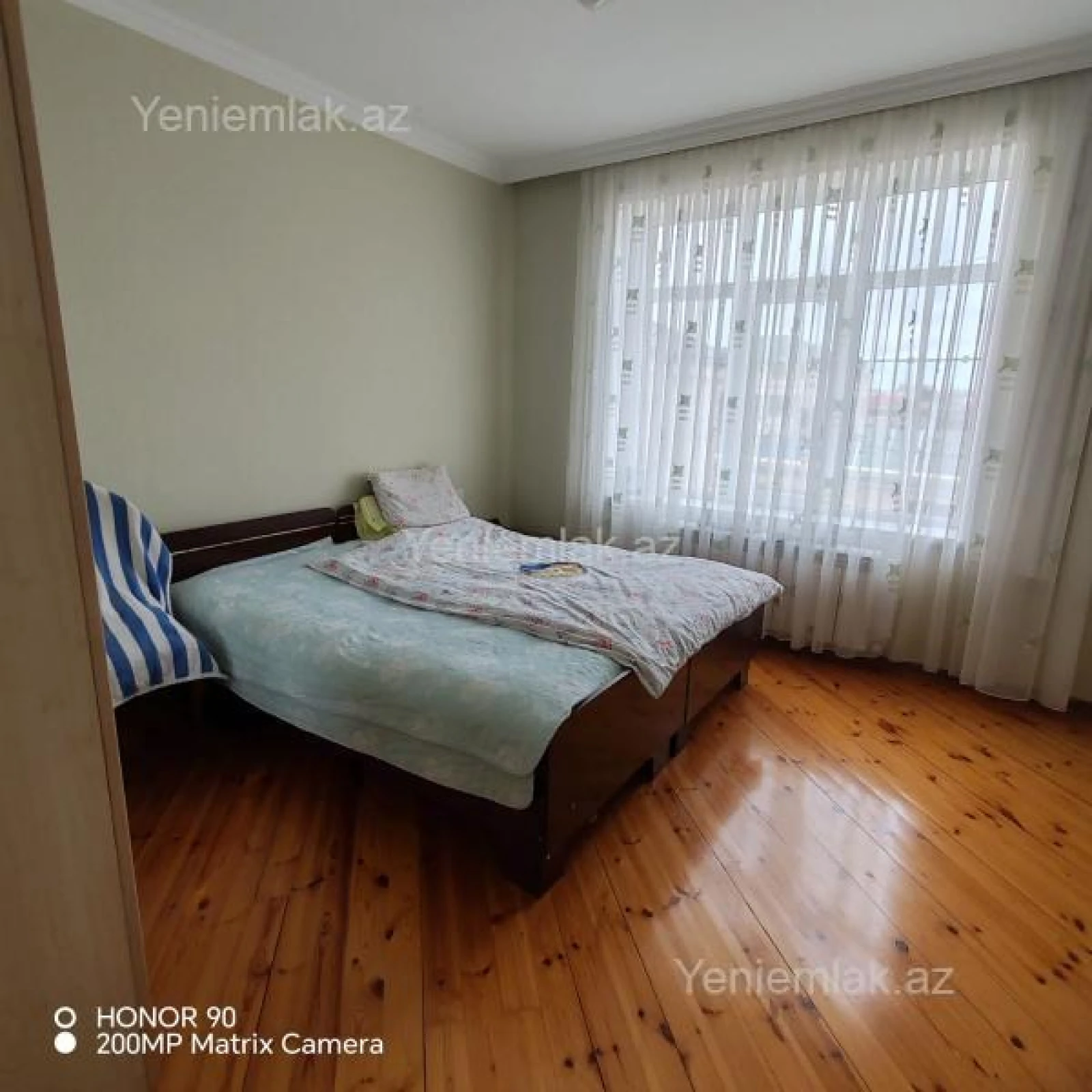 Satılır 5 otaqlı həyət evi 365 m²