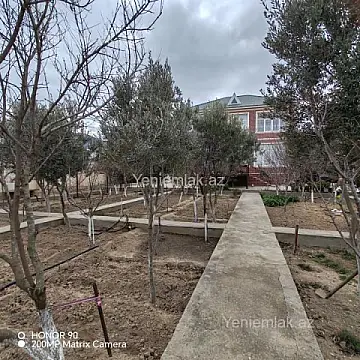 Satılır 5 otaqlı həyət evi 365 m²