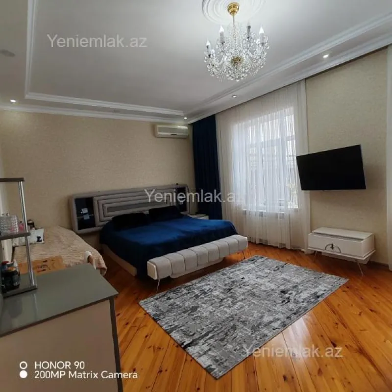 Satılır 5 otaqlı həyət evi 365 m²