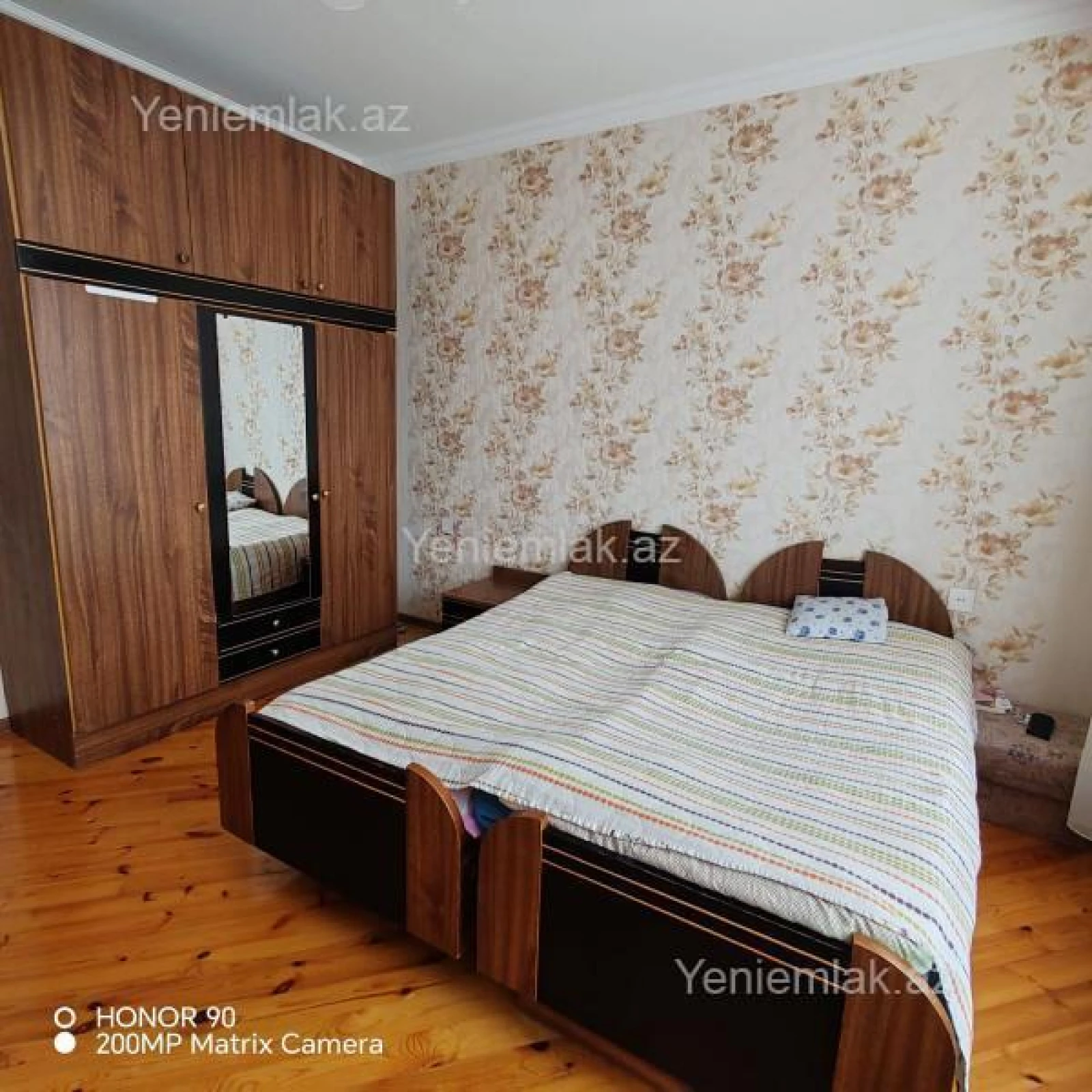 Satılır 5 otaqlı həyət evi 365 m²