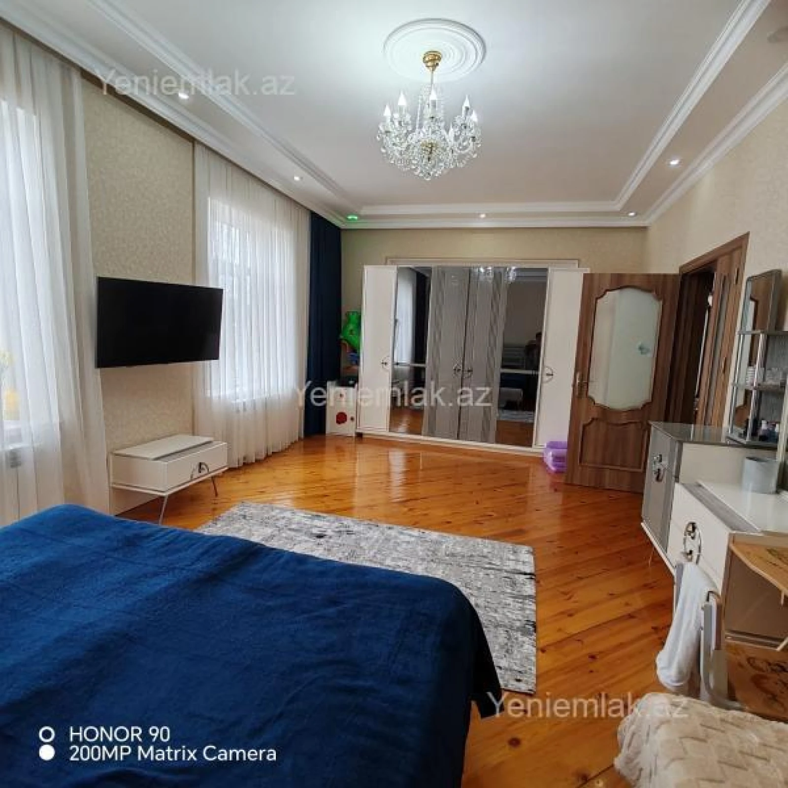 Satılır 5 otaqlı həyət evi 365 m²