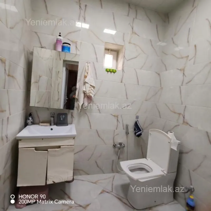 Satılır 5 otaqlı həyət evi 365 m²