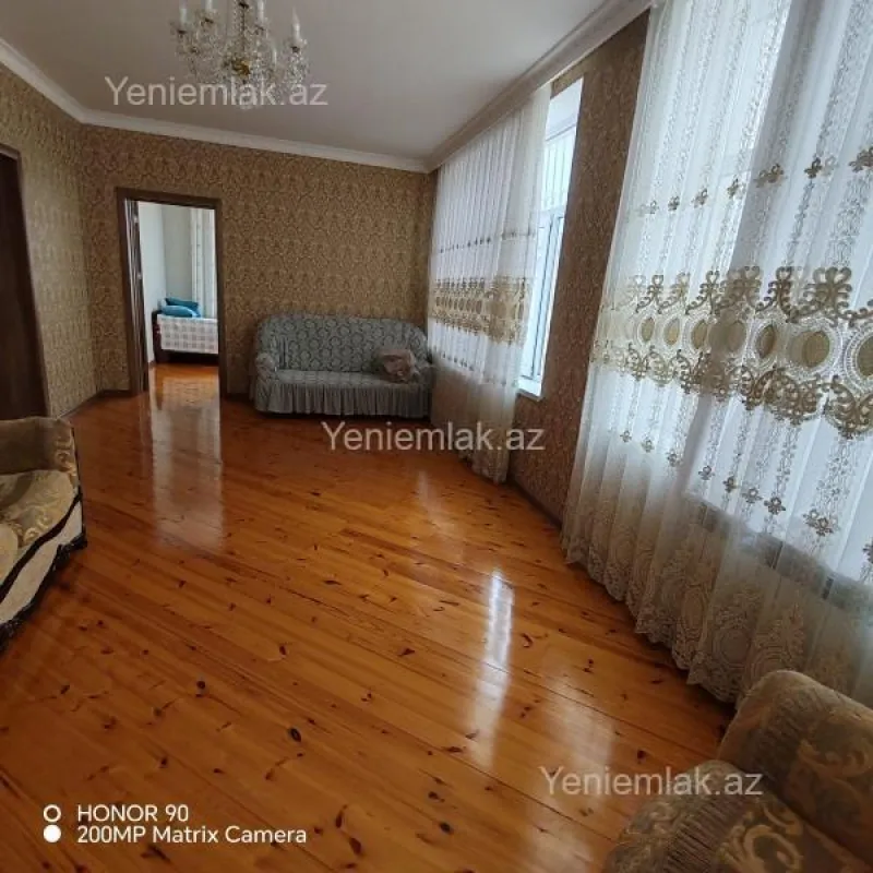 Satılır 5 otaqlı həyət evi 365 m²