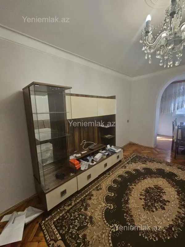 Satılır 3 otaqlı köhnə tikili 68 m²