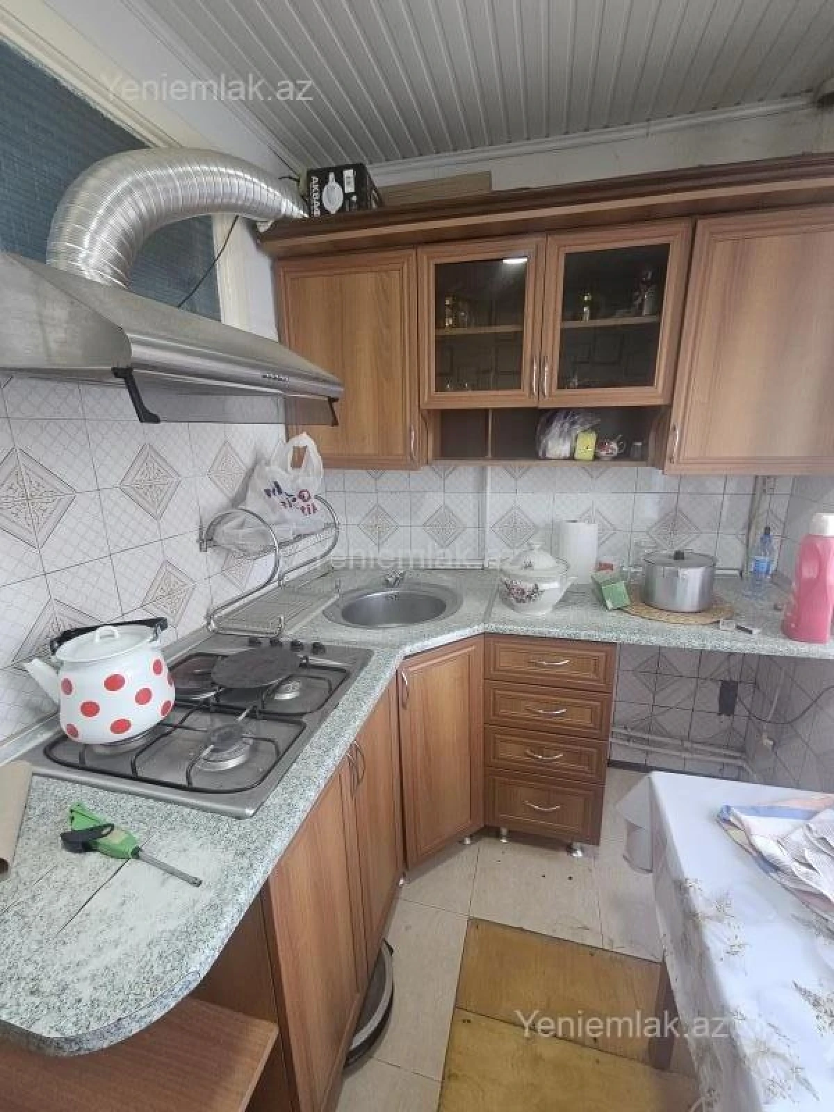 Satılır 3 otaqlı köhnə tikili 68 m²