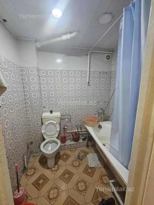 Satılır 3 otaqlı köhnə tikili 68 m²