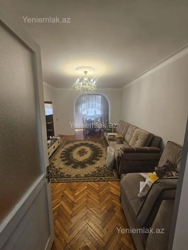 Satılır 3 otaqlı köhnə tikili 68 m²