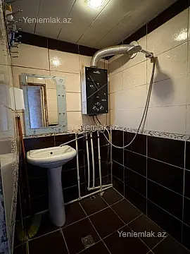 Satılır 2 otaqlı köhnə tikili 55 m²