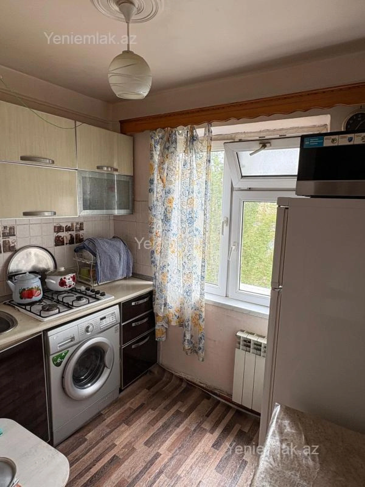 Satılır 2 otaqlı köhnə tikili 55 m²