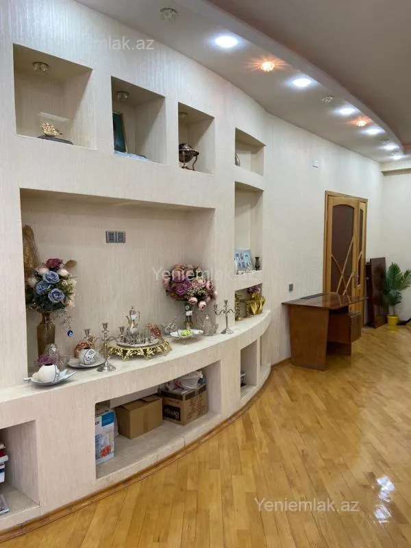 Satılır 4 otaqlı yeni tikili 222 m²