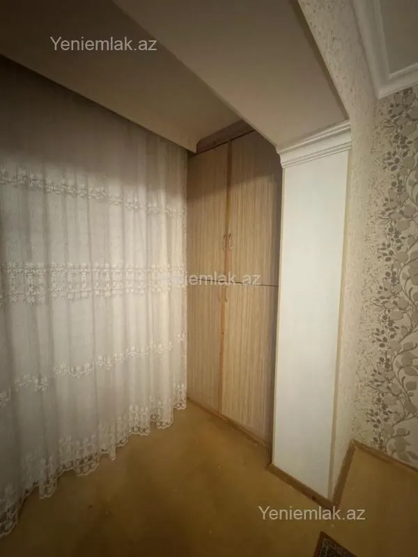 Satılır 1 otaqlı köhnə tikili 40 m²
