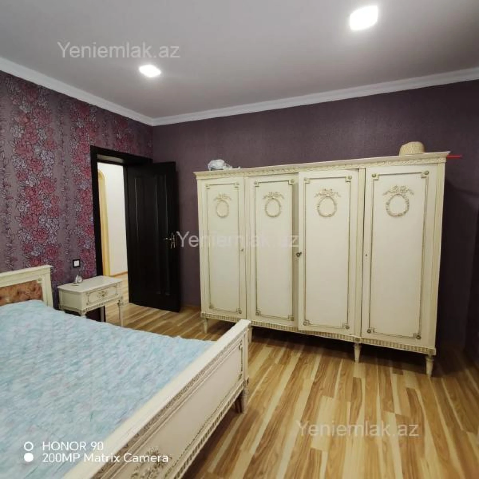 Satılır 5 otaqlı həyət evi 200 m²