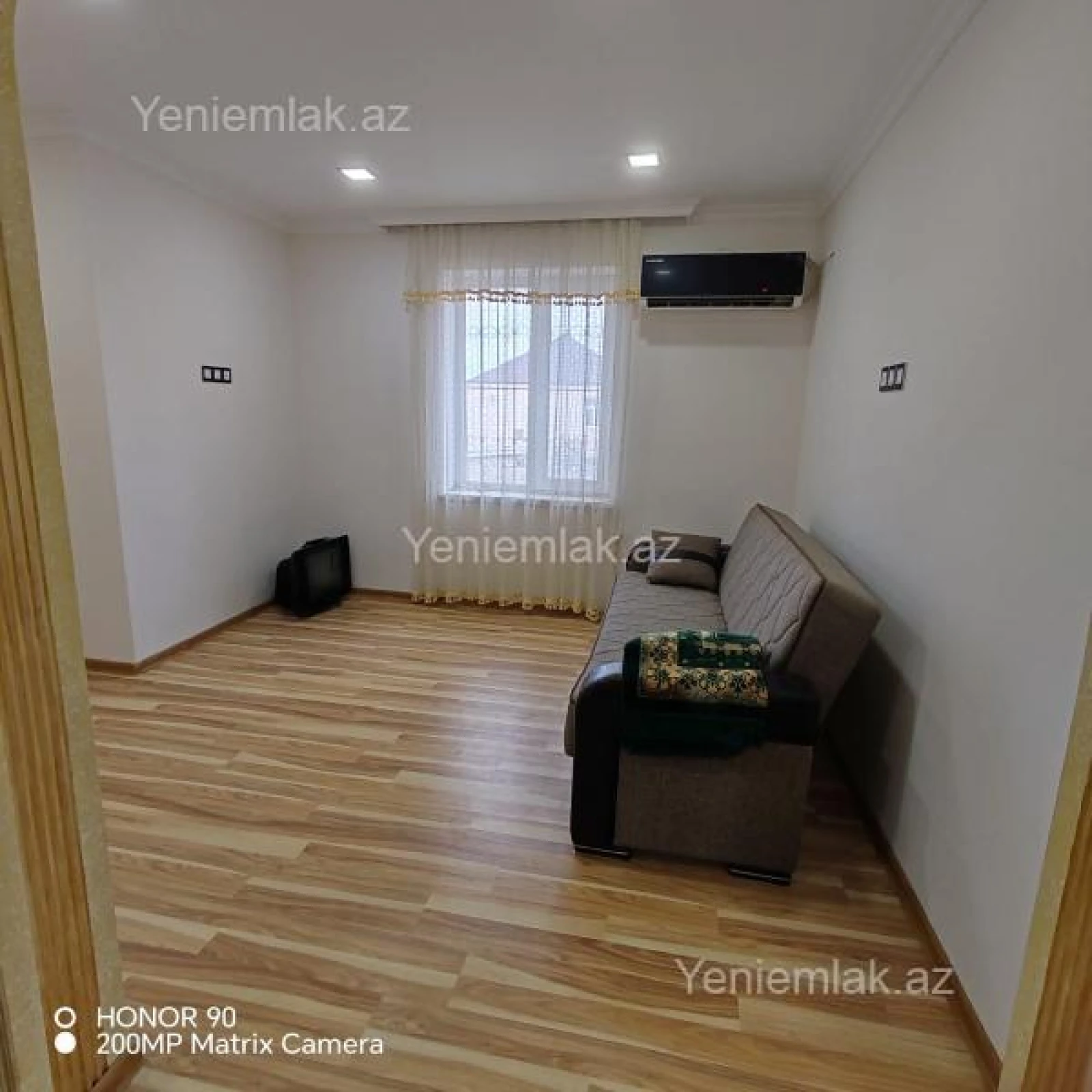 Satılır 5 otaqlı həyət evi 200 m²