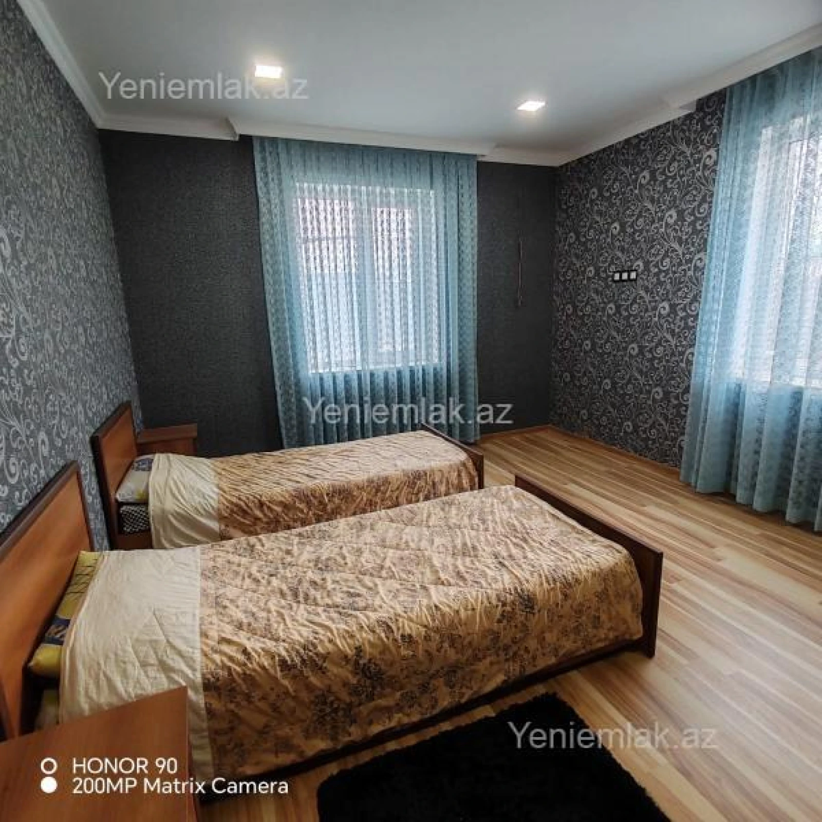 Satılır 5 otaqlı həyət evi 200 m²