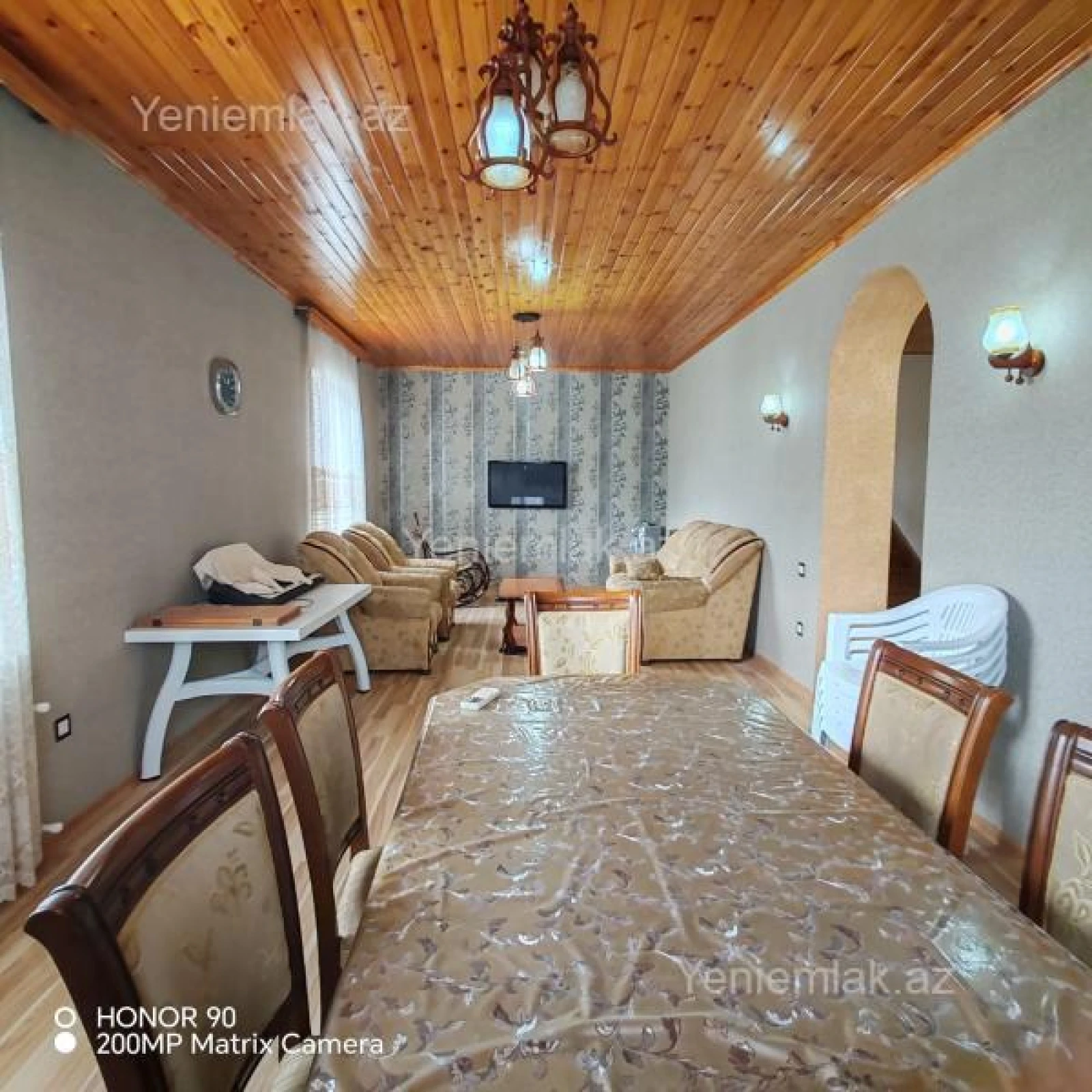 Satılır 5 otaqlı həyət evi 200 m²