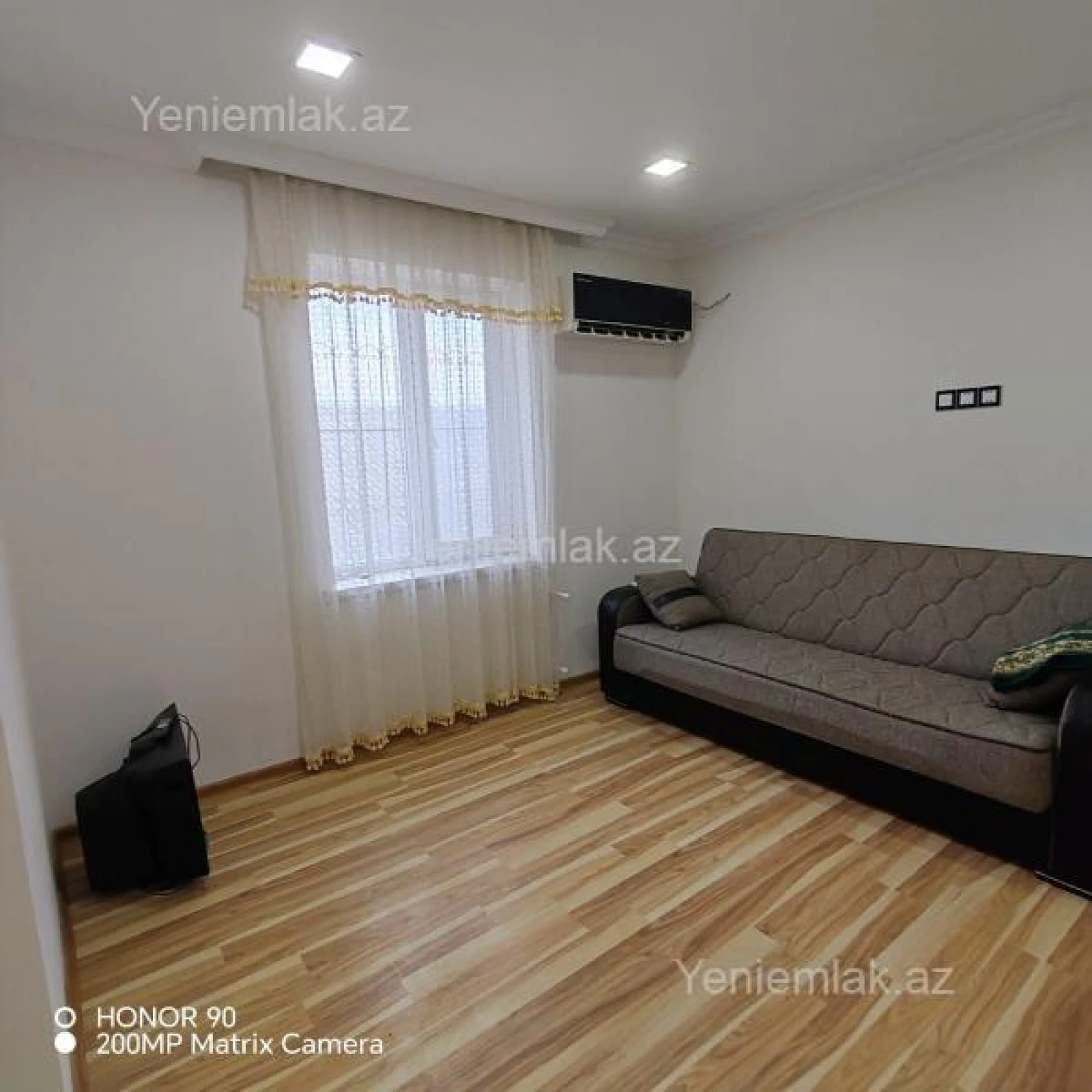 Satılır 5 otaqlı həyət evi 200 m²