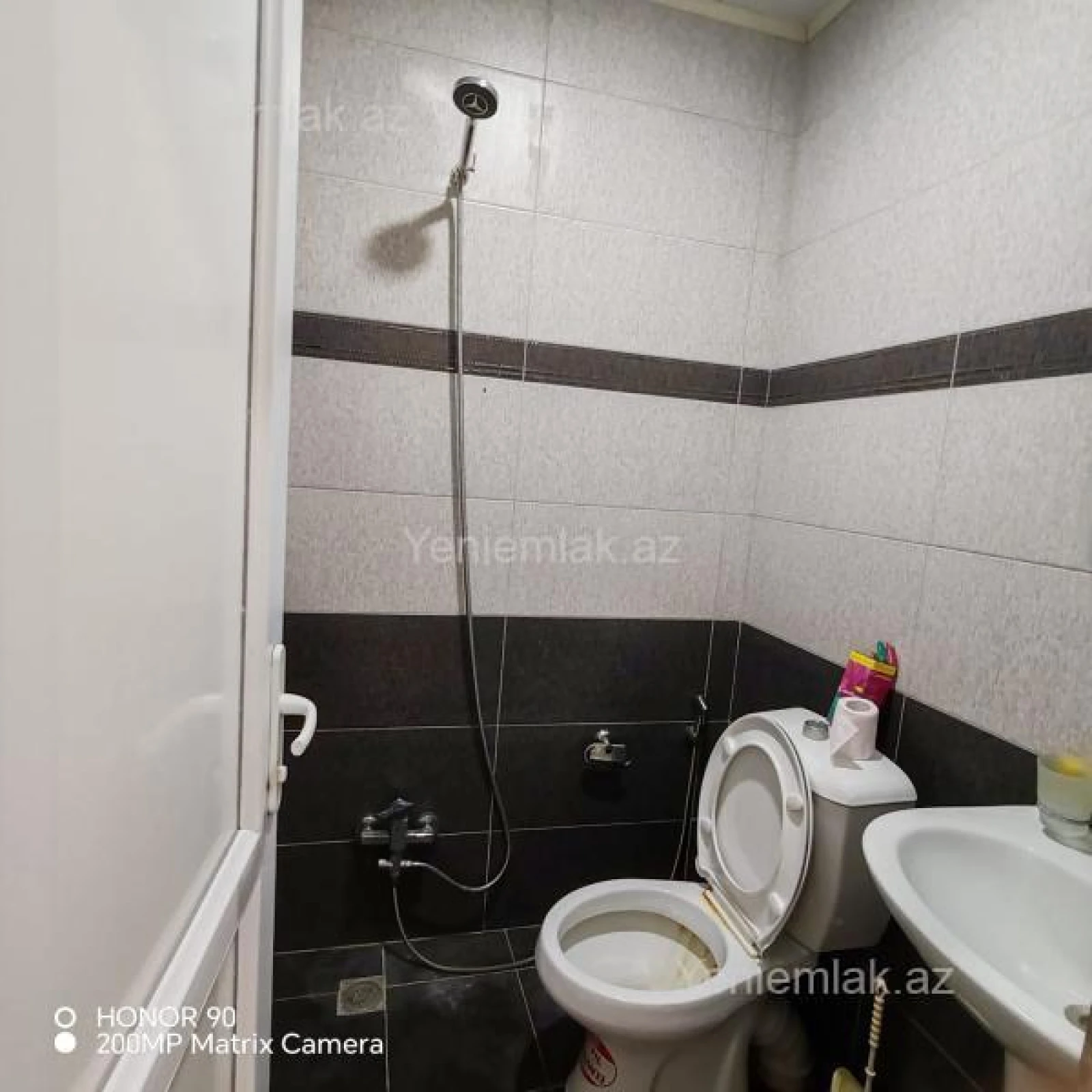 Satılır 5 otaqlı həyət evi 200 m²