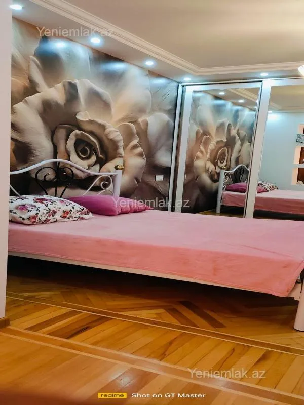 Satılır 2 otaqlı köhnə tikili 65 m²