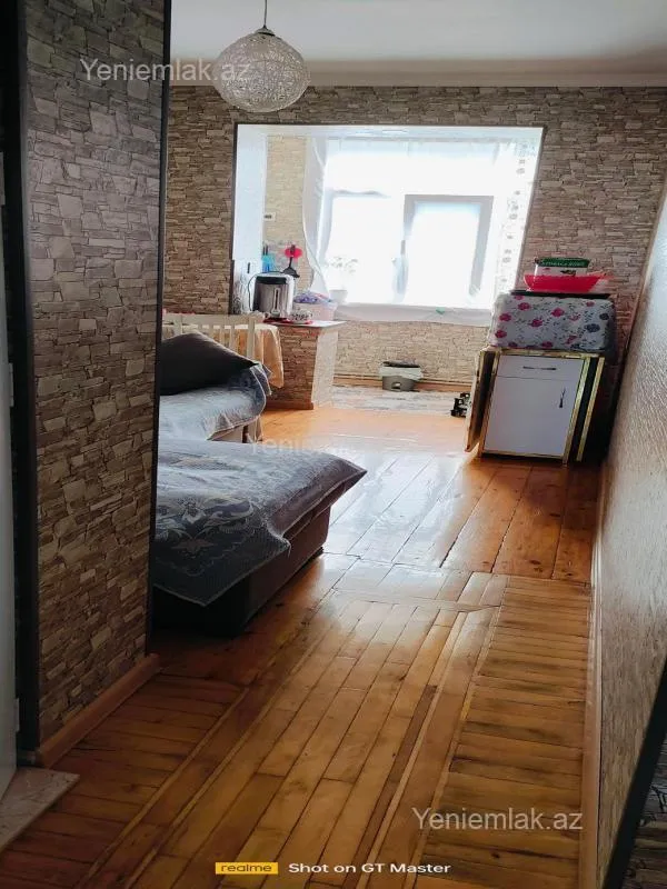 Satılır 2 otaqlı köhnə tikili 65 m²