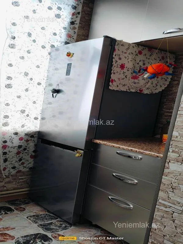 Satılır 2 otaqlı köhnə tikili 65 m²