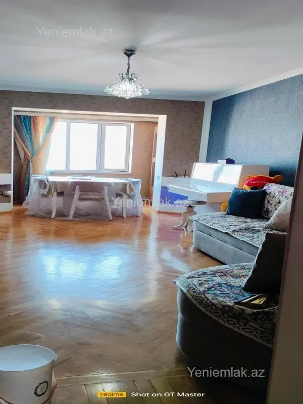 Satılır 2 otaqlı köhnə tikili 65 m²