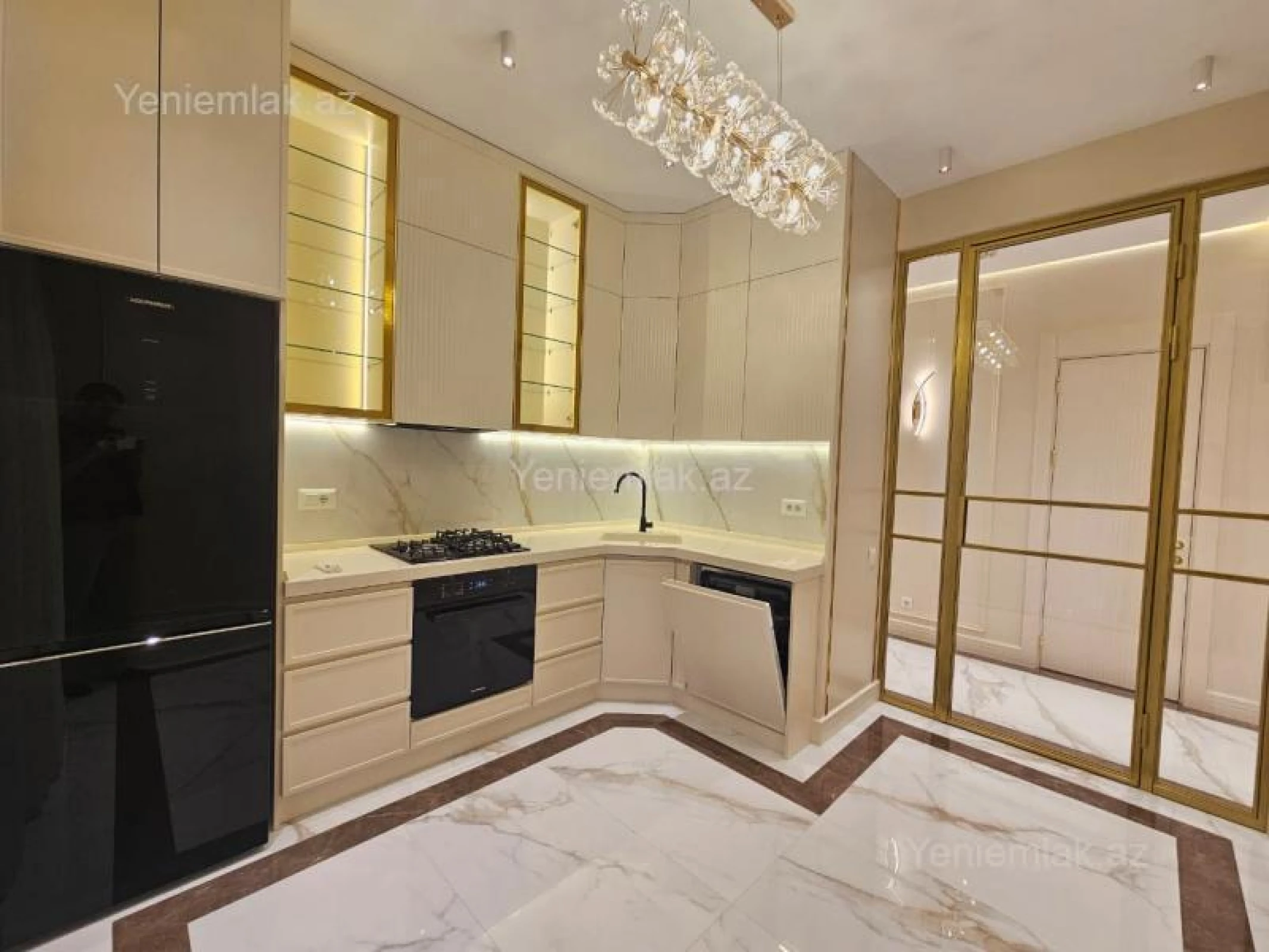 Satılır 3 otaqlı yeni tikili 85 m²