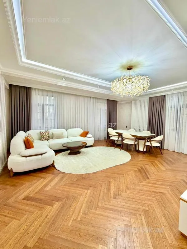Satılır 3 otaqlı yeni tikili 142 m²