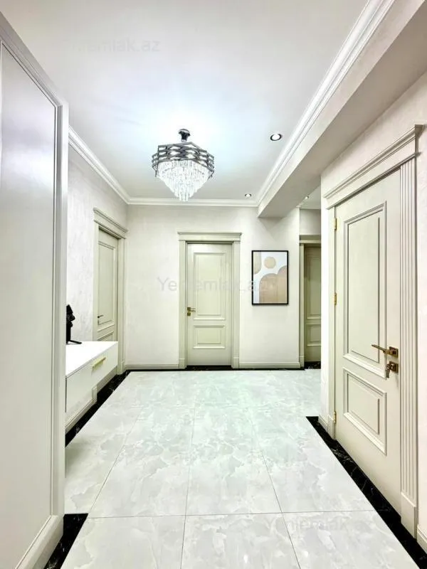 Satılır 3 otaqlı yeni tikili 142 m²