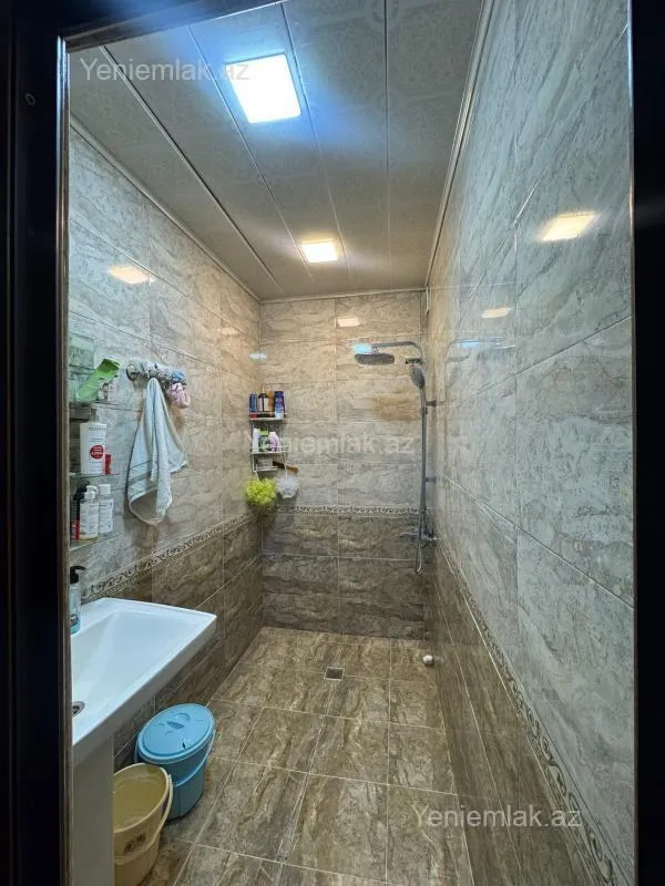 Satılır 2 otaqlı köhnə tikili 60 m²