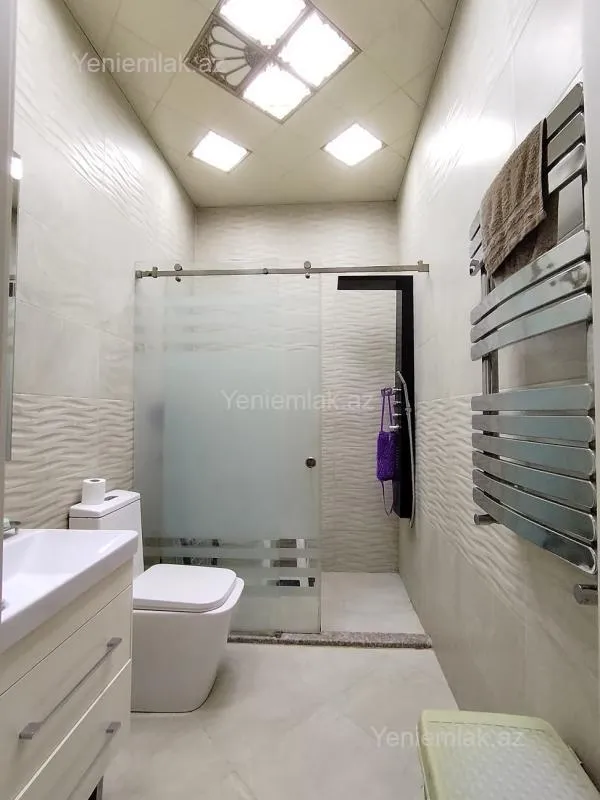 Satılır 6 otaqlı həyət evi 380 m²