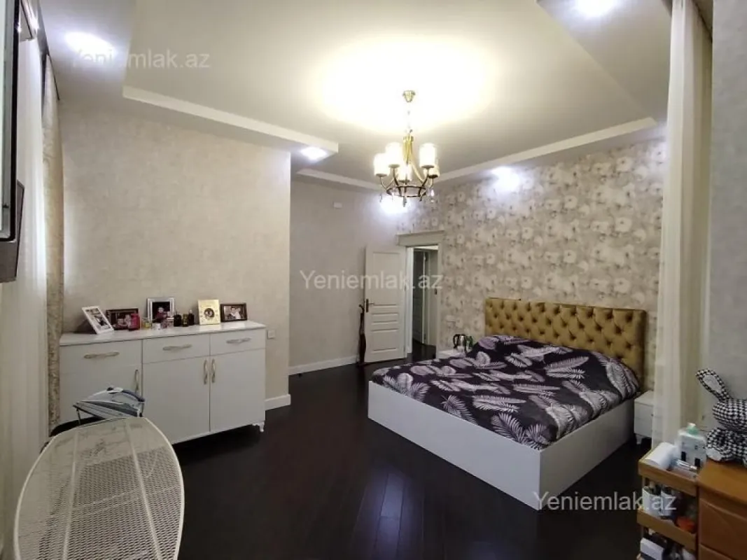 Satılır 6 otaqlı həyət evi 380 m²