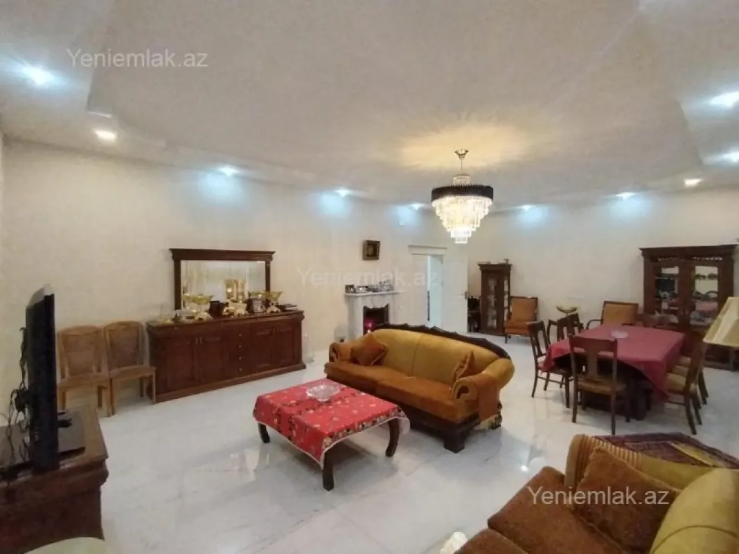 Satılır 6 otaqlı həyət evi 380 m²