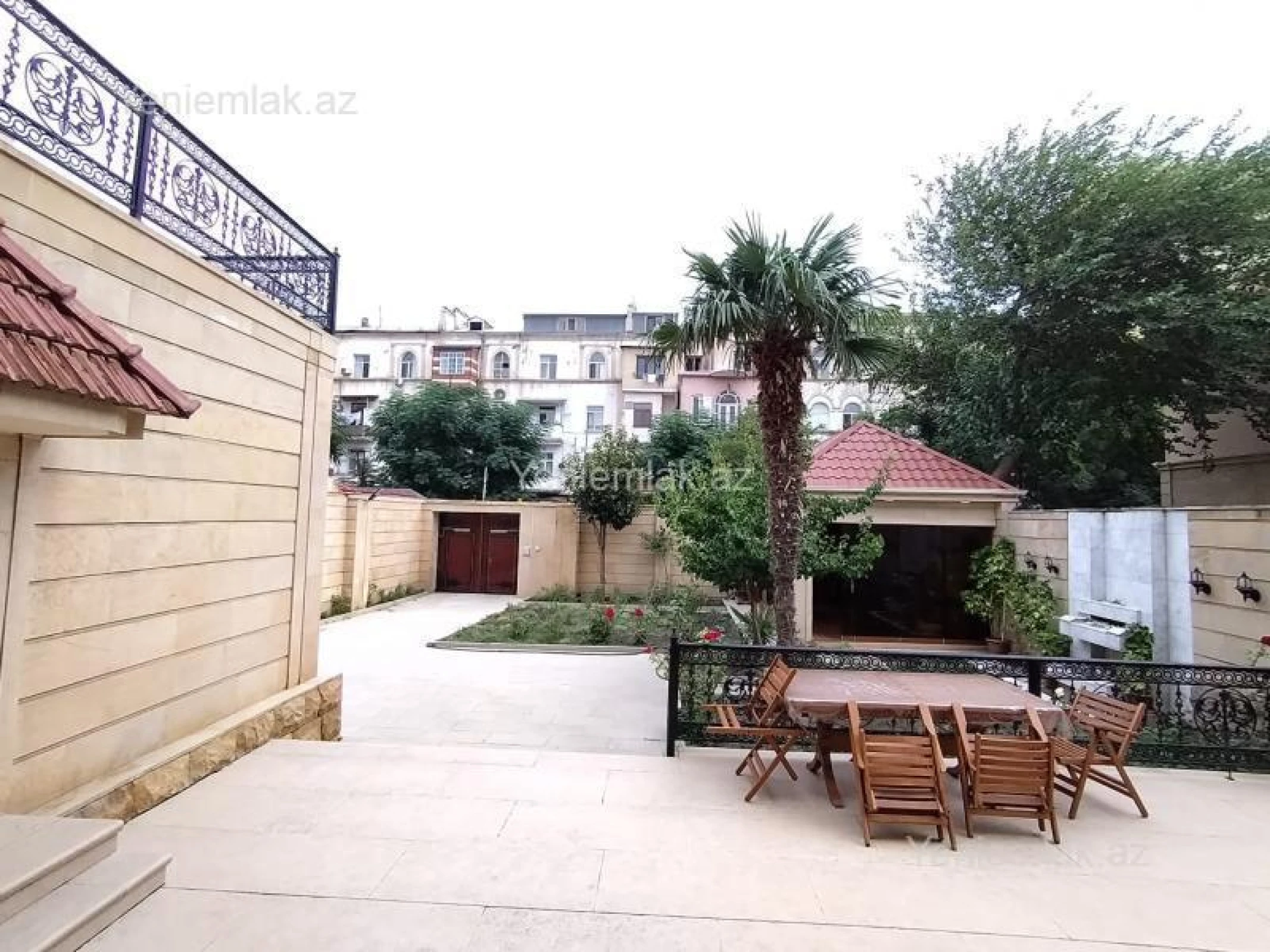 Satılır 6 otaqlı həyət evi 380 m²