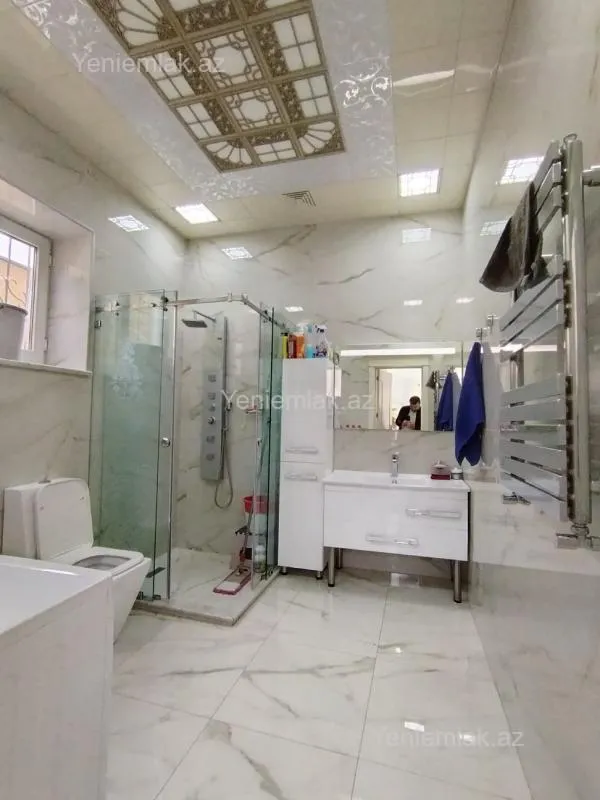 Satılır 6 otaqlı həyət evi 380 m²